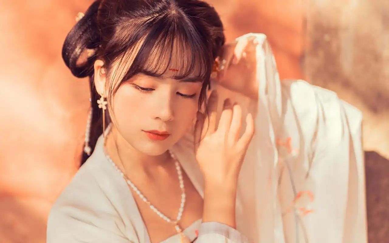 古风汉服美女唯美户外写真图片桌面壁纸