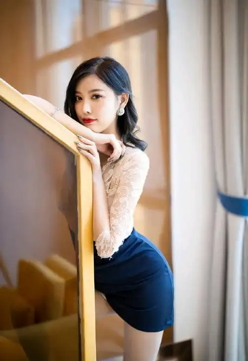 性感美女前凸后翘丝袜美腿宾馆诱惑写真