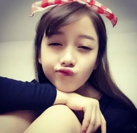 展开全部 (望采纳) 这是中戏美女学霸"刘垚昕"