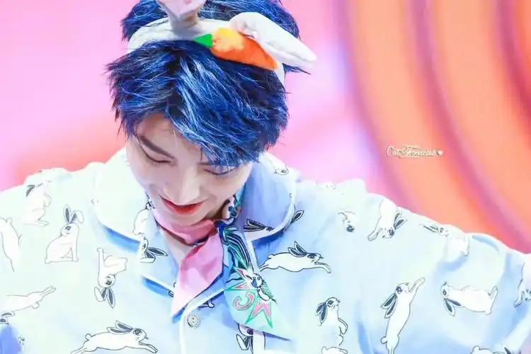 王俊凯稀有背景图每一张都很喜欢呀