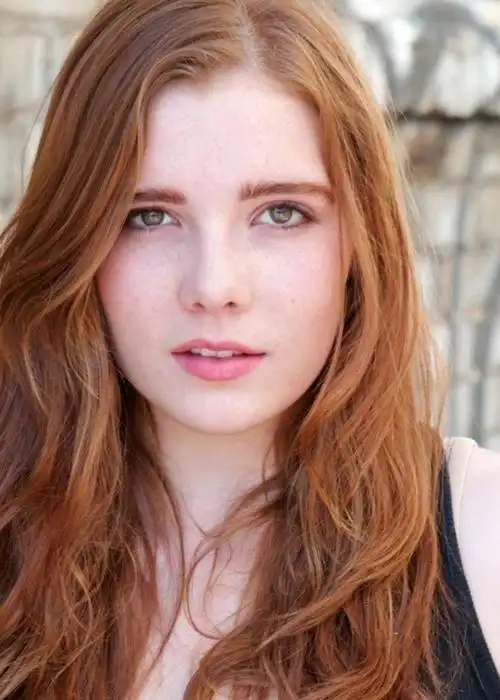 06日出生地:          美国,新墨西哥,阿尔布开克职业:          演员