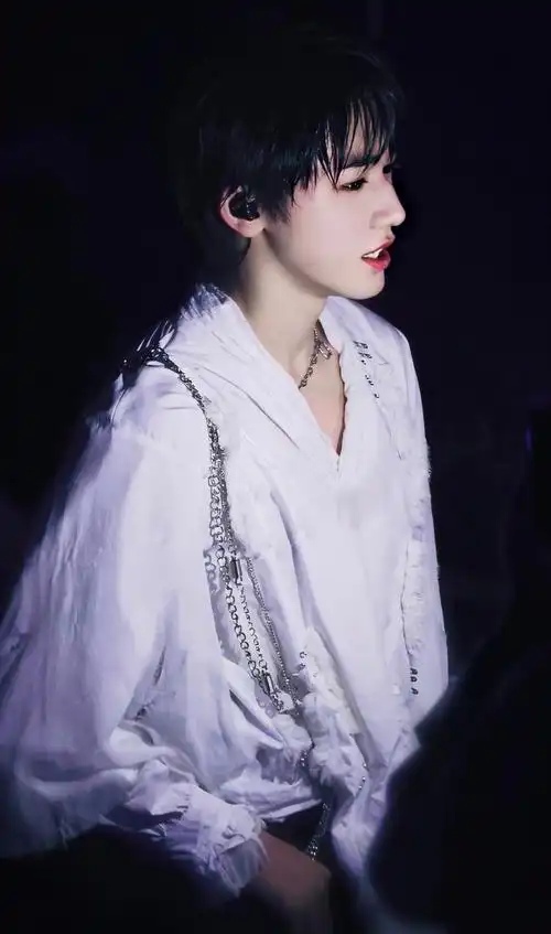 不知道看哪里系列0000蛊我千百遍的破风发现宋亚轩真的巨适合戴