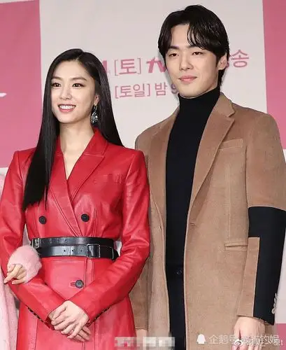 金正贤将友情客串徐智慧首次出演的新剧,《爱的迫降》迎来完美售后