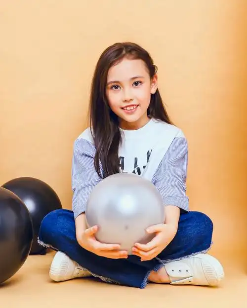 p>宋梓欣,中美混血女孩,2010年1月26日出生于广东中山.