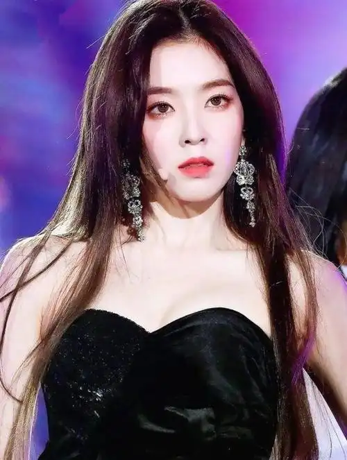 冷艳孤傲的冰山美人裴珠泫