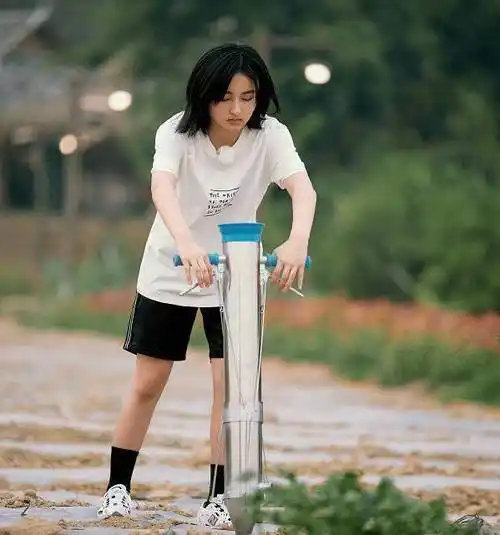 张子枫参加《向往》录制被喷?节目组的回应太"打脸"-大江头条