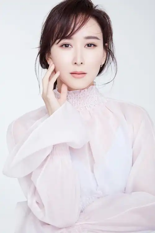 简介:胡静治愈系性感生日写真,分享一组胡静图片给大家,图中的明星