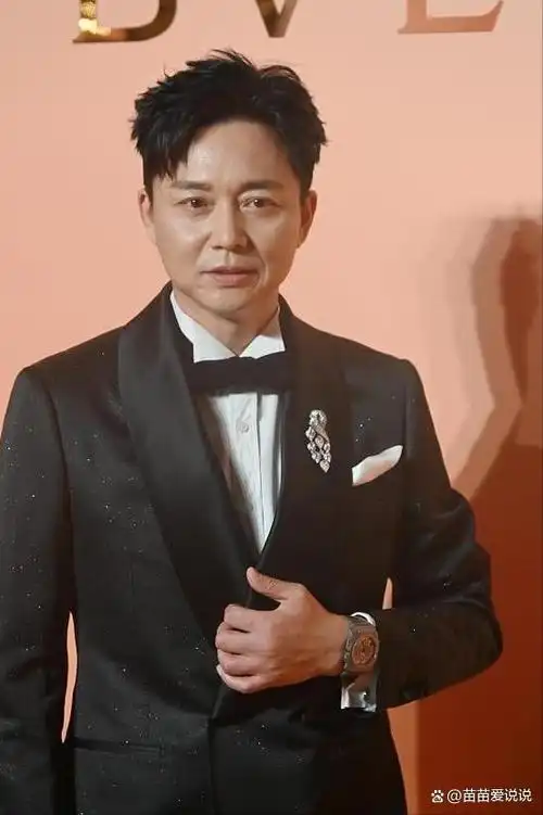 军艺校草杨洋真的是"塌房了.