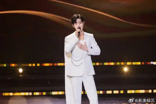 肖战白马王子造型##肖战把白马王子衣服穿来了##2024网络视听盛典就