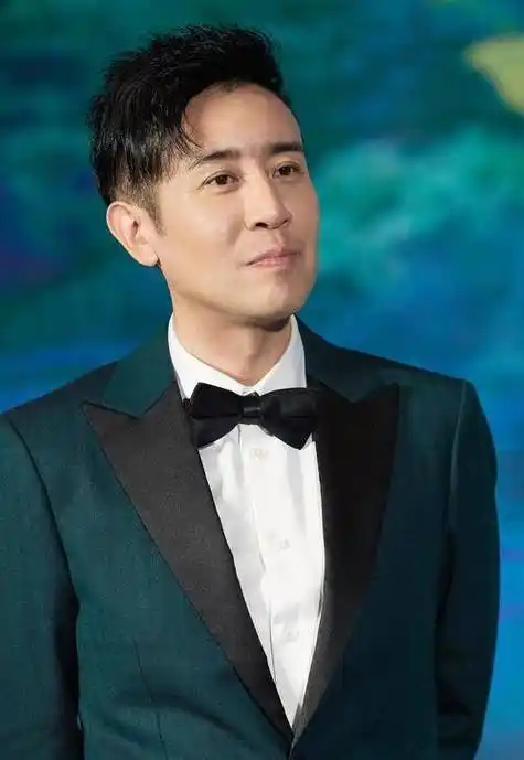 不发福,不油腻,颜值身材都在线的8位中年内地男星,真叔圈楷模