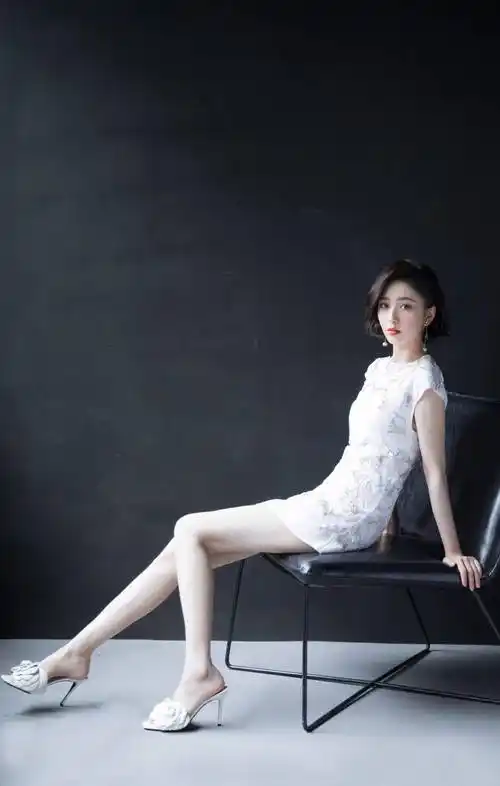 时尚万种的"佟丽娅"网友:穿着打扮好"奶"啊!_身材_造型_气质