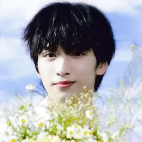 愿我和@严浩翔后援会官博让爱心传递.