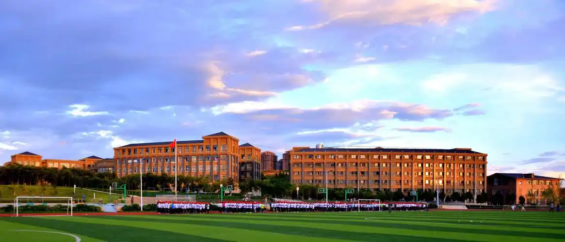 云大附中呈贡校区学校简介_昆明信息港