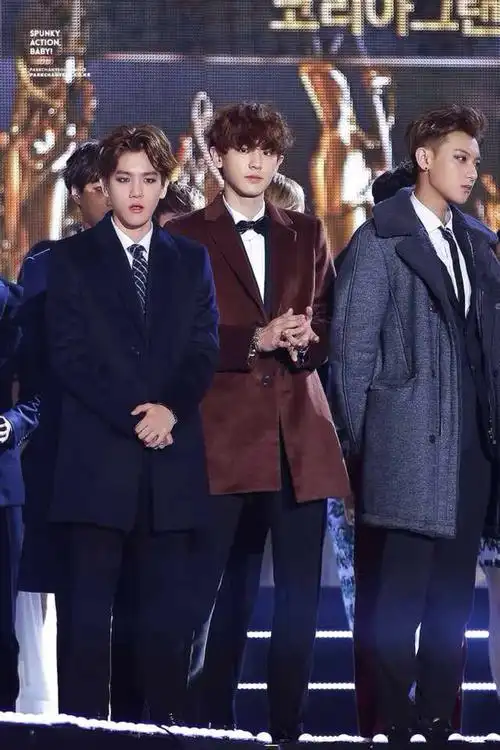 边伯贤 baekhyun 朴灿烈 park chanyeol 黄子韬 tao