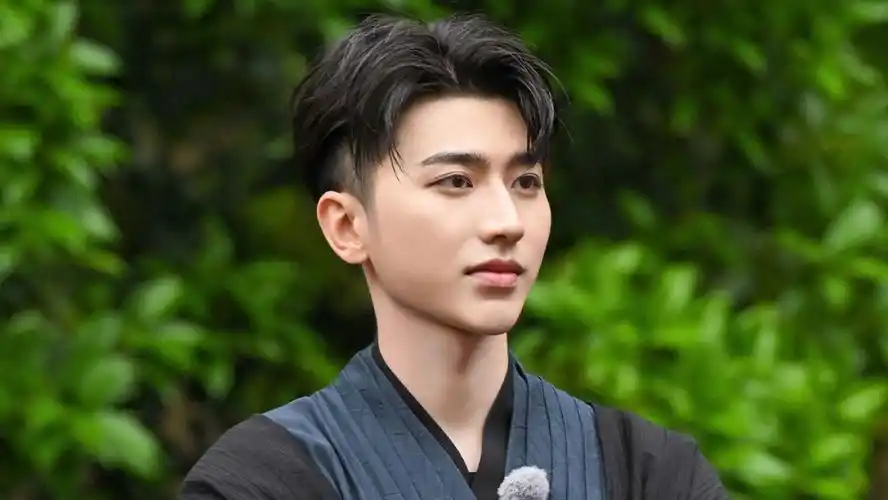 奔跑吧蔡徐坤是会飞吧##奔跑吧