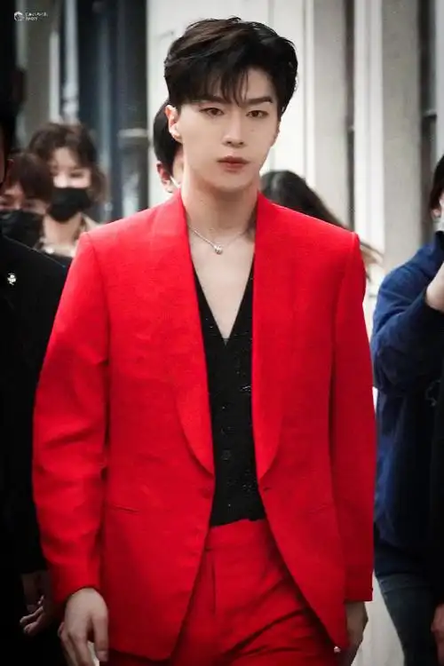 范丞丞红色西装##范丞丞红色西装造型