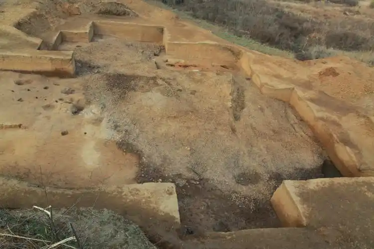 北大考古与百年百大考古发现湖北大冶铜绿山古铜矿遗址