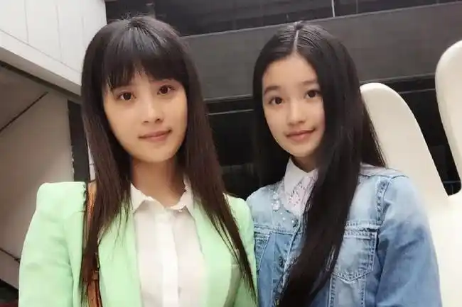 演员柴蔚和她妈妈大家看看谁漂亮