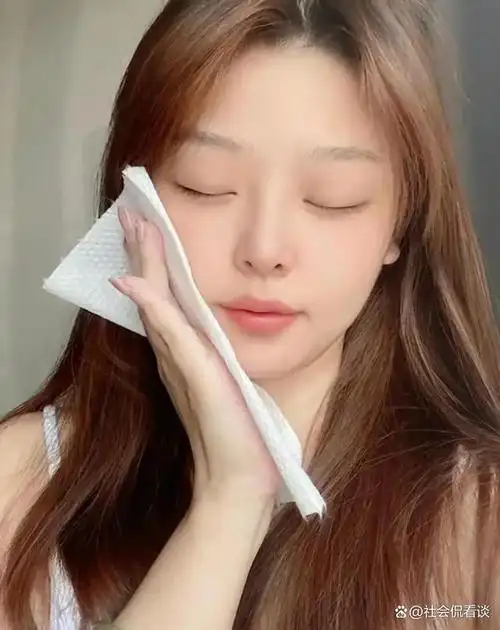 女生睡前记得做好这几个小习惯,皮肤细腻又光滑