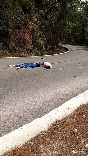 老思澜路发生一起车祸,事故发生瞬间视频流出.