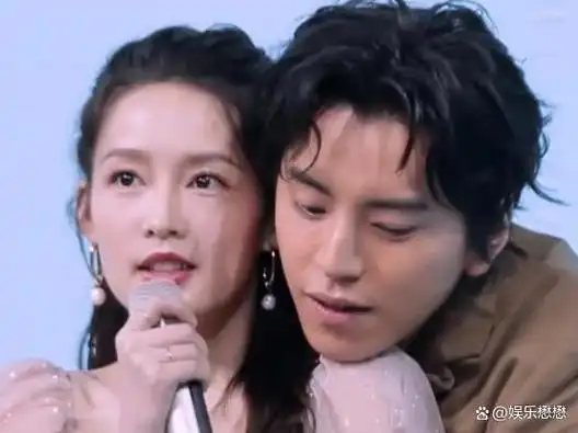 女星混娱乐圈有多难杨幂被当众摸大腿李沁惨遭咸猪手还要赔笑