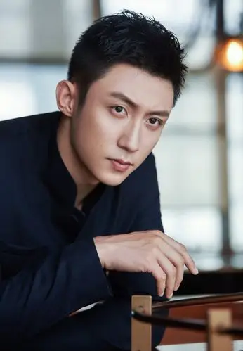 发型图片 1/6 2/6 3/6 4/6 5/6 6/6 上一组图 下一组图 黄景瑜相关