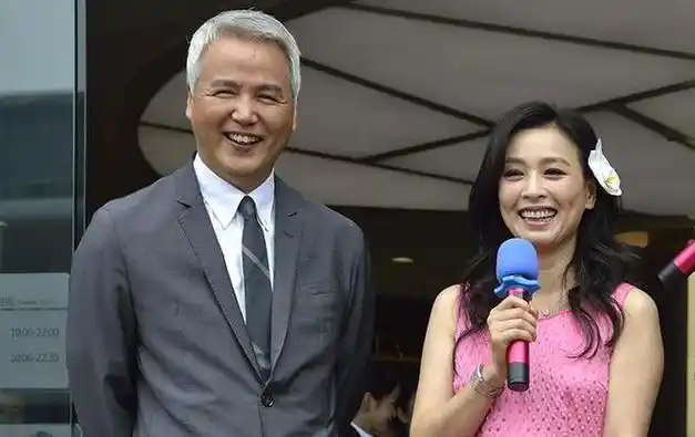 张庭女儿正脸照亭亭玉立活泼开朗笑起来很像爸爸林瑞阳