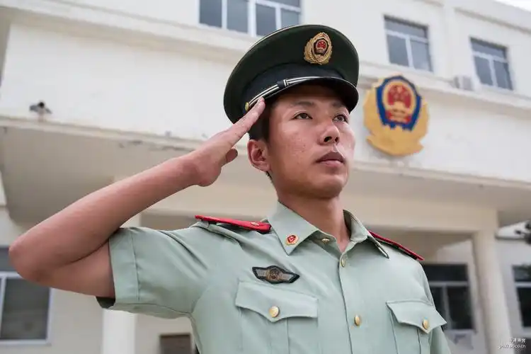 标题:基层武警的一天