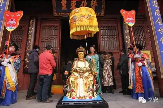 今天泰山老奶奶的寿诞到了参拜金身咱们一起为老奶奶贺寿为家人祈福