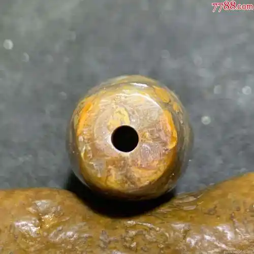 精美法螺石随形天珠一颗