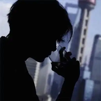 感的成熟稳重男头图片 高级优质小众独特的微信男头_男生头像_美头网