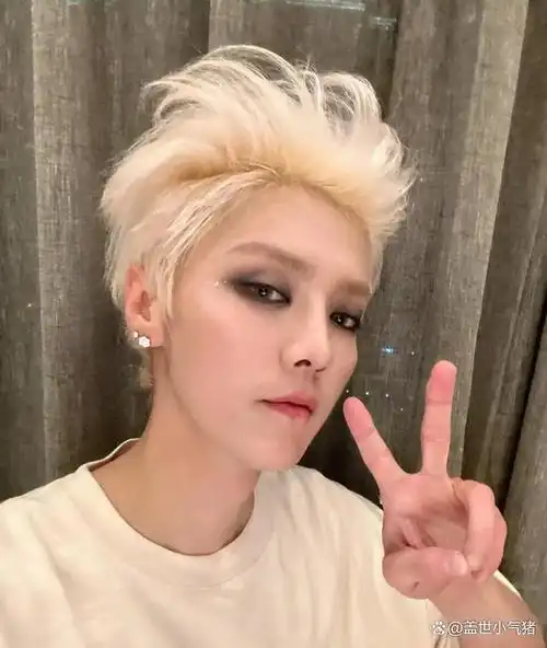 鹿晗闷声干大事,处女作空降惊喜,粉丝震惊之余幸福爆棚