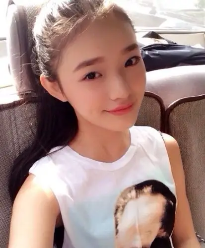 林允 生活照 - mtime时光网