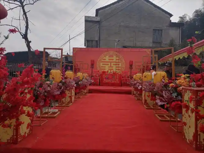 红色中式婚礼布置