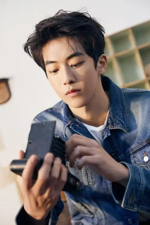 [南柱赫][分享]180223 春夏秋冬还有南柱赫 庆祝25岁生日心动画报公开