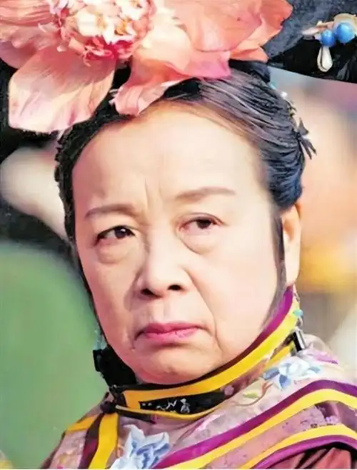 回顾容嬷嬷李明启:11岁丧父当过清洁工,平凡丈夫是她有力的支撑