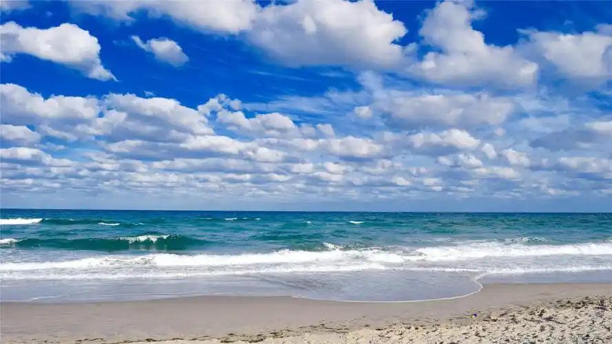 蔚蓝海洋风景高清桌面壁纸