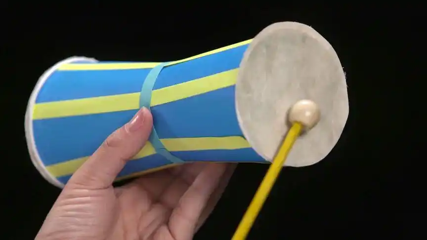 超级飞侠乐迪带你玩纸杯鼓,纸杯制作小鼓,简单好玩,两面都能敲