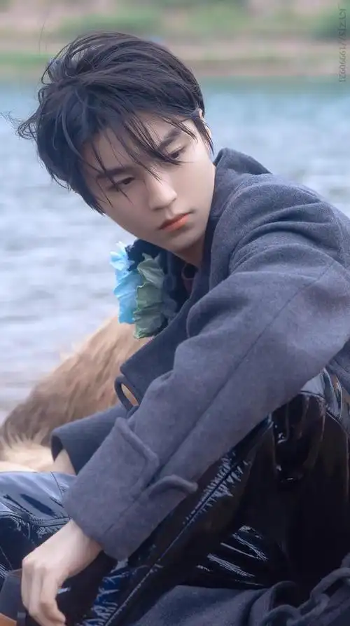 男明星惊鸿一瞥的出圈神图李现龚俊惊艳网友看过就粉的程度