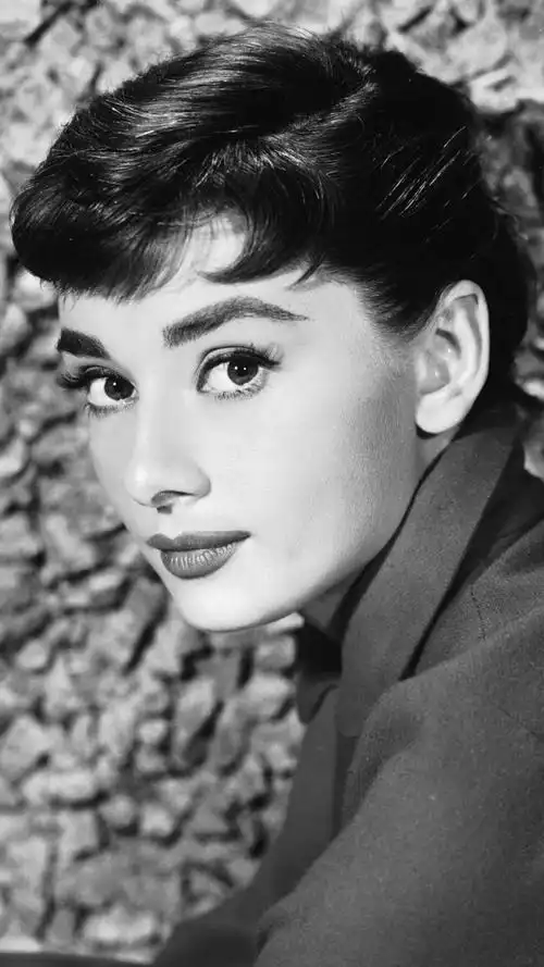 为人知的故事奥黛丽·赫本写真1968年出游希腊途中与安德烈·多蒂邂逅