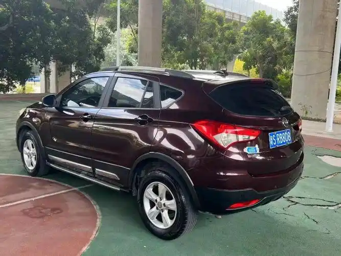 16年海马s5自动挡1.5t,私人一手车,11万公里.原车导航.多功能方向盘.