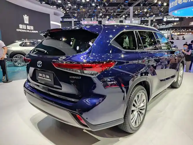 2021上海车展实拍丰田全新汉兰达,更大更强!这回真没对手了?