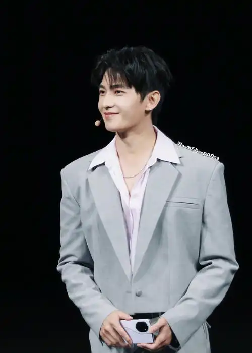 杨洋超话#荣耀100系列全球代言人杨洋#我们下次见 7615@杨洋