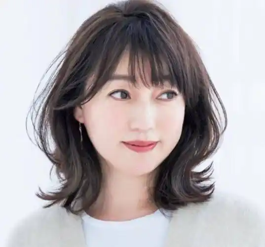 岁女人的头发"宜短不宜长",不信看这4款短发烫,洋气又减龄_女性_发型