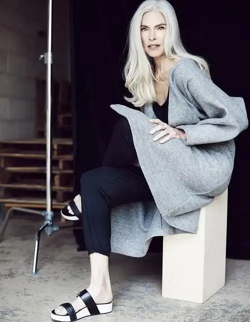 roxanne-gould-grey-haired-model