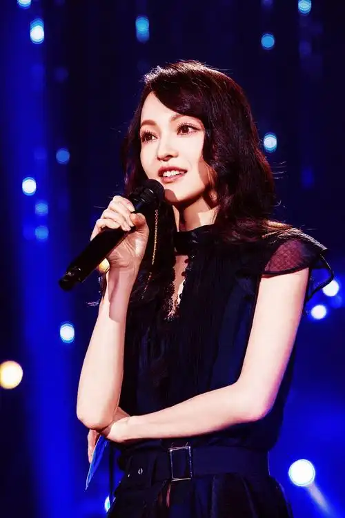 著名歌手张韶涵请人殴打父母风光背后的心痛与眼泪