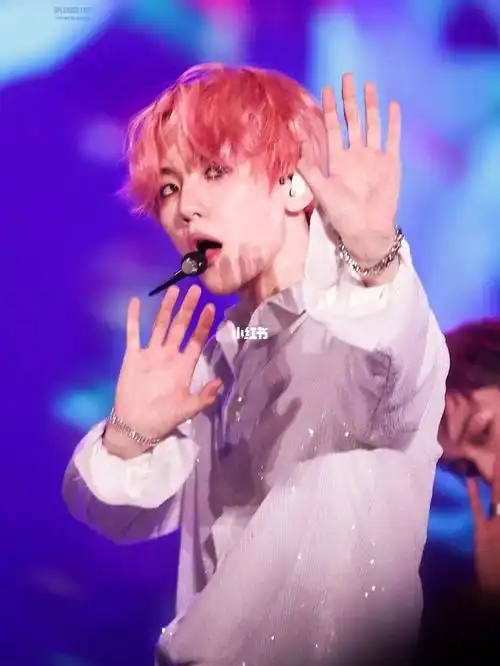 exo边伯贤  #边伯贤壁纸#粉色发色  #边