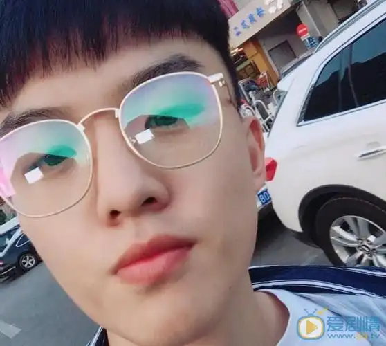 郑伟生活照 郑伟高清写真_郑伟高清剧照