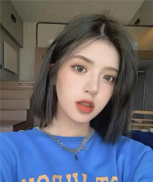 黄头发早就没人染了2021年流行这几种发色时髦显白又高级