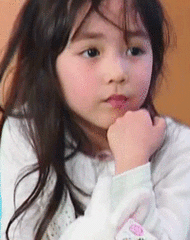 这个小孩叫什么名字或者这个小女孩的表情包在什么网站有